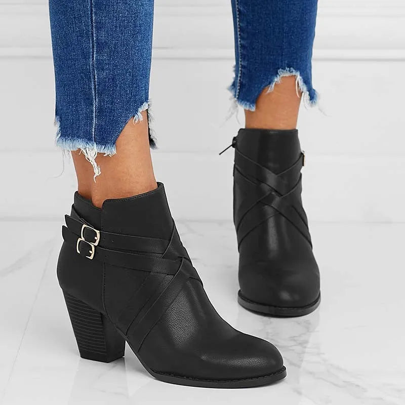 Women's plus size black ankle boots with a side zipper and a 7cm stout heel.