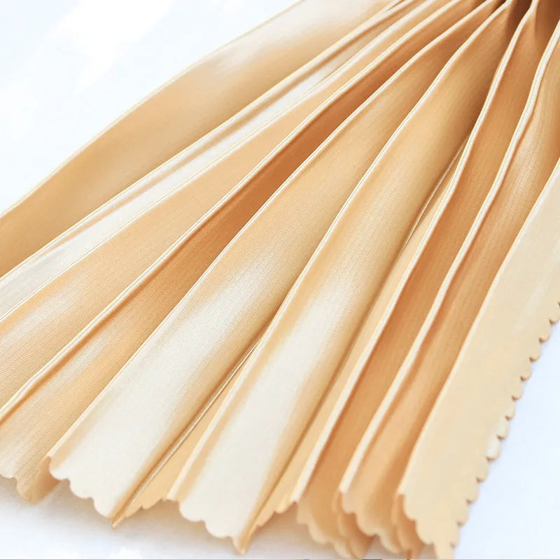 Auto retractable car sun curtain in thick opaque cloth material for heat insulation