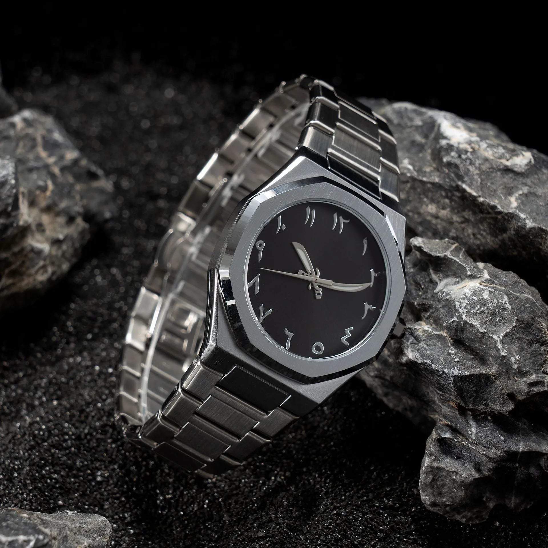 Men's business casual watch with stainless steel case and quartz movement in three colour options