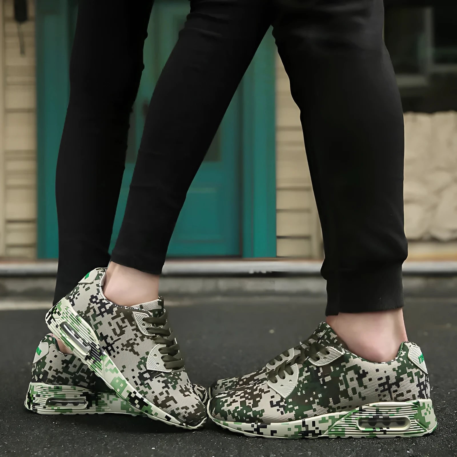 Unisex low-top running shoes in Army Green with cushioned sole, retro style, available in sizes 36-46