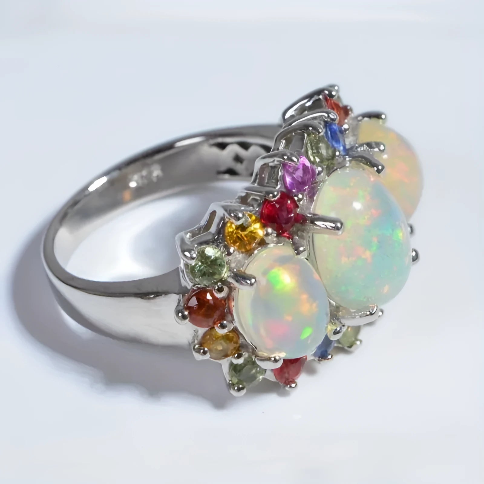 Women's retro geometric alloy ring with zircon inlay, shown in picture style colour.