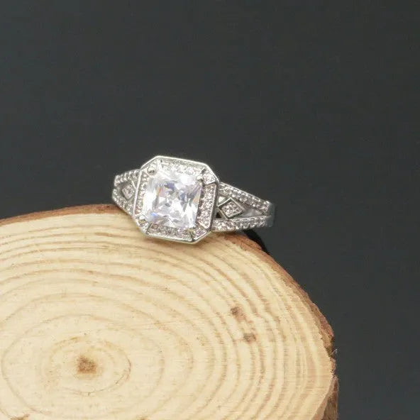 Geometric women's zircon ring with hollow quadrilateral design in platinum colour on copper