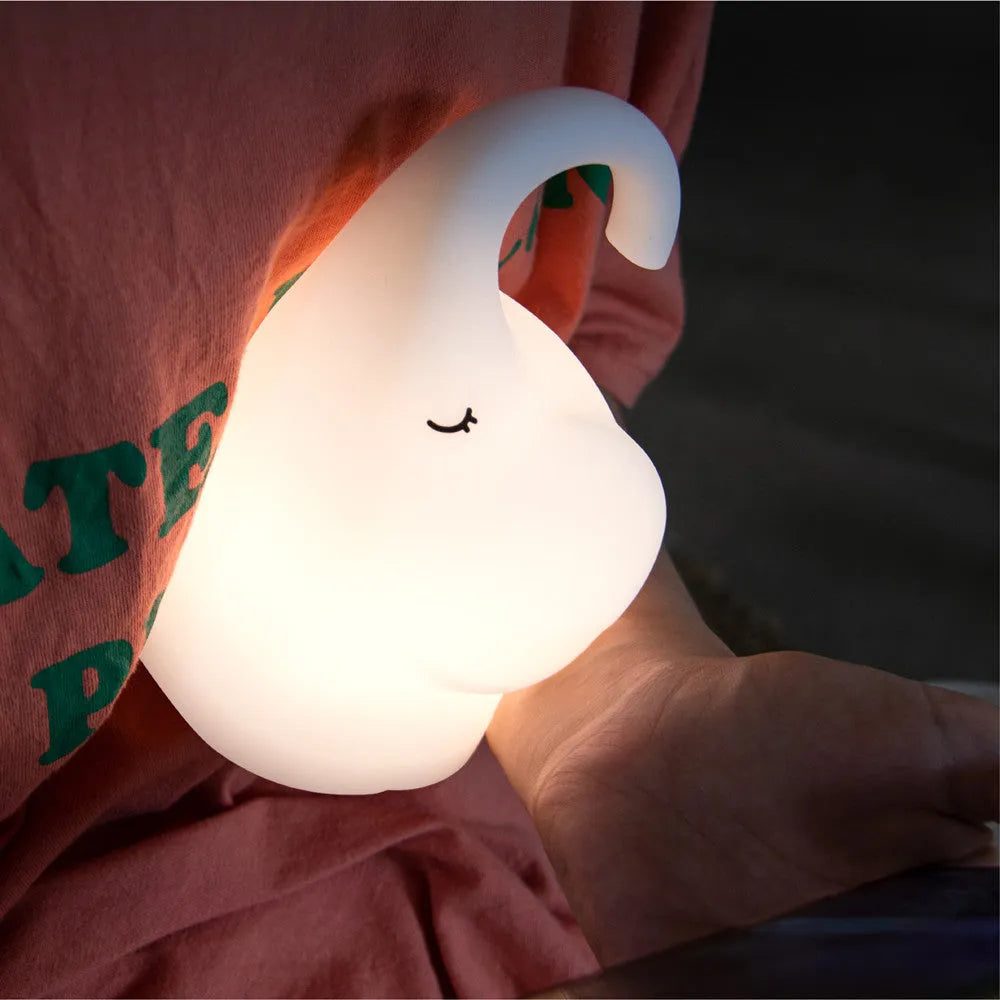 Elephant silicone night light with LED illumination measuring 96x82x151mm