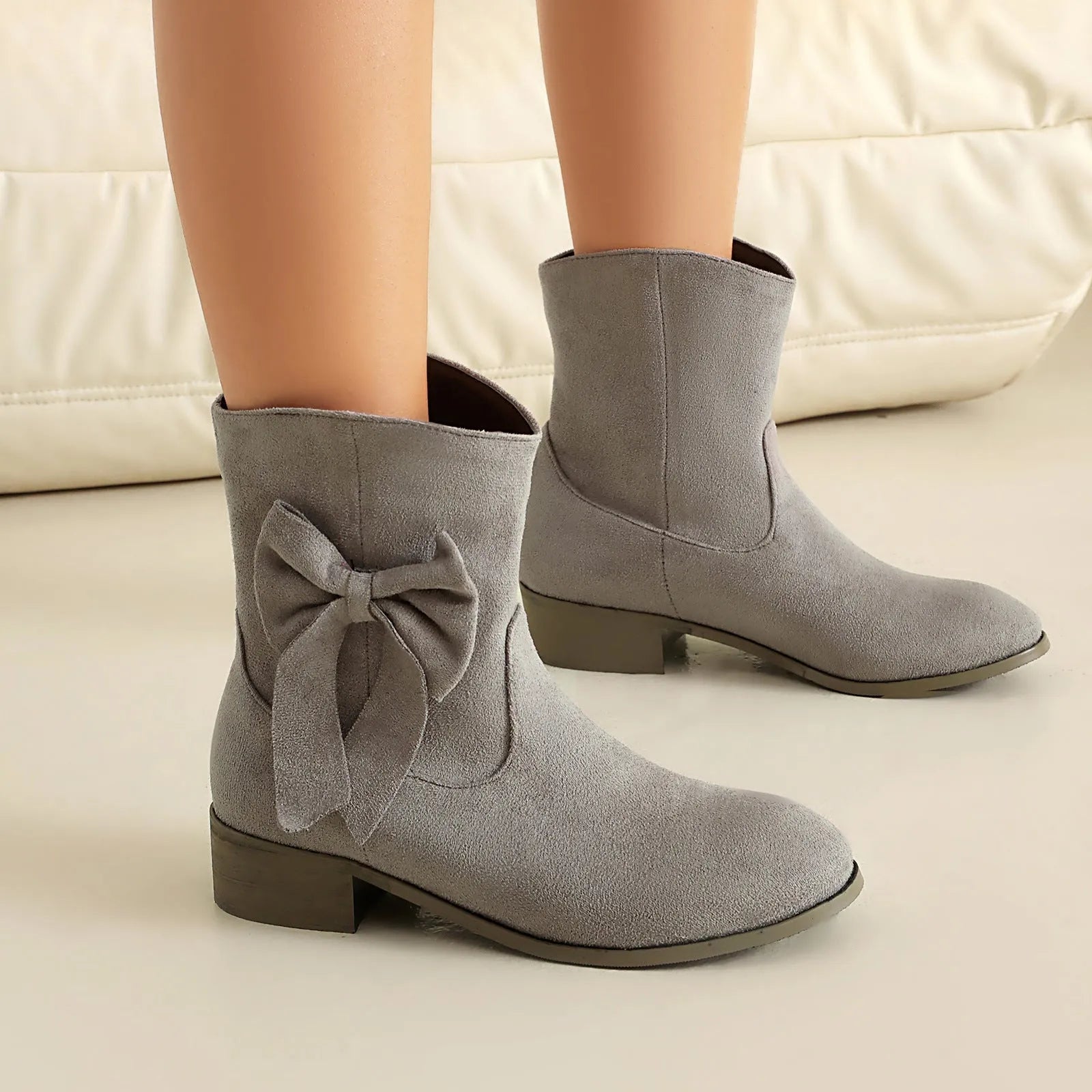 Low heel suede sweet bow casual boots for women, square toe, low tube, in burgundy with bow detail