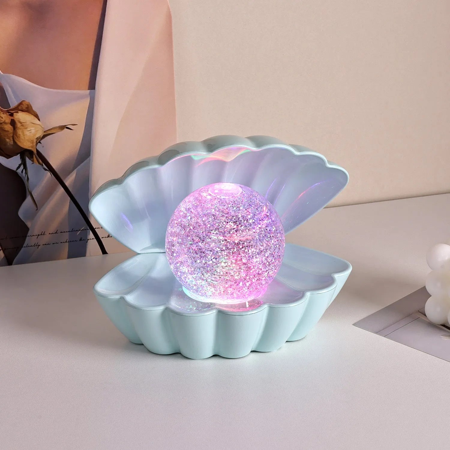 Shell-shaped decorative night lamp for ambient lighting with battery operation