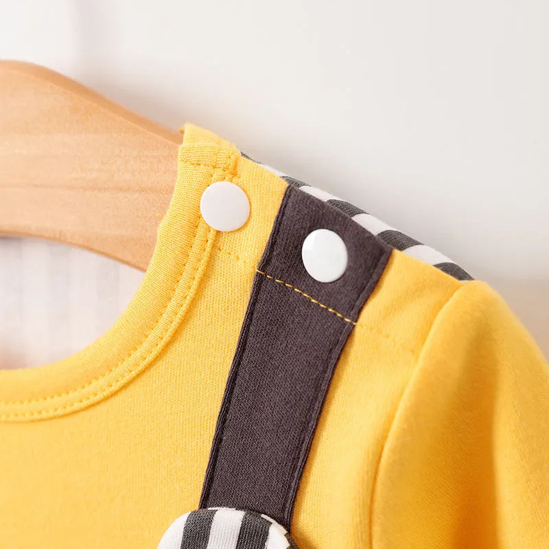 White cotton baby suit pullover Korean style long climbing on a baby