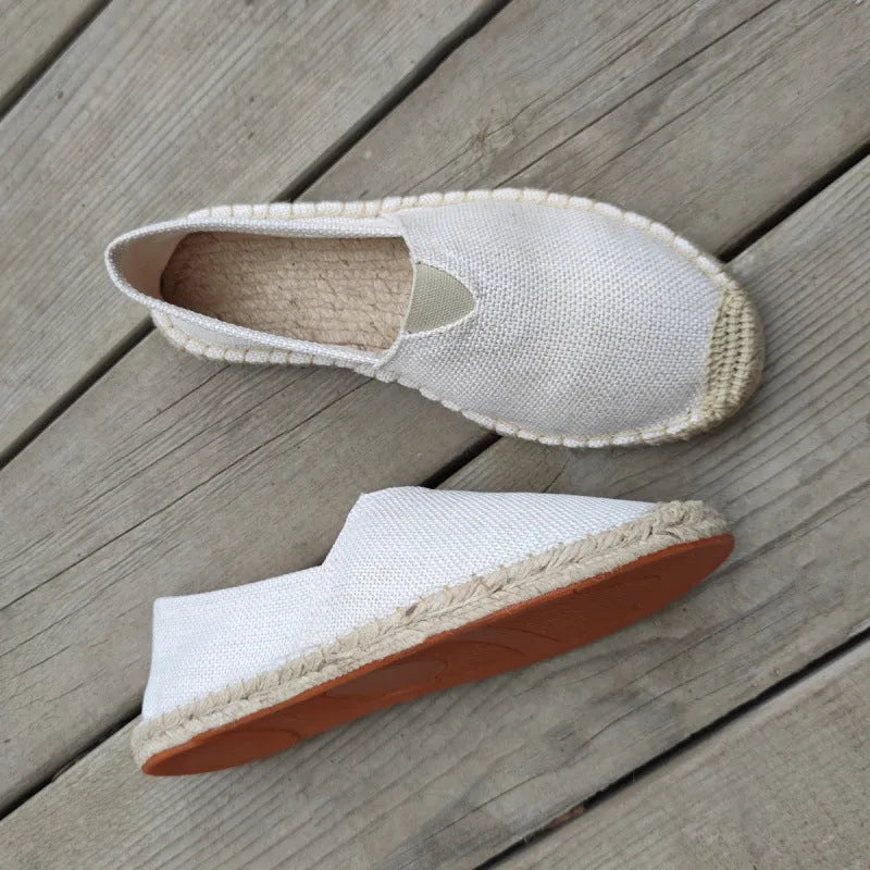 Men's casual canvas shoes in round toe design available in multiple colours