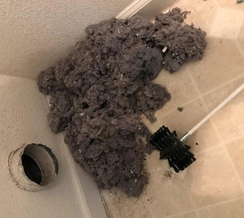 Flexible chimney and dryer pipe cleaning brush with nylon bristles, extended to 600mm length