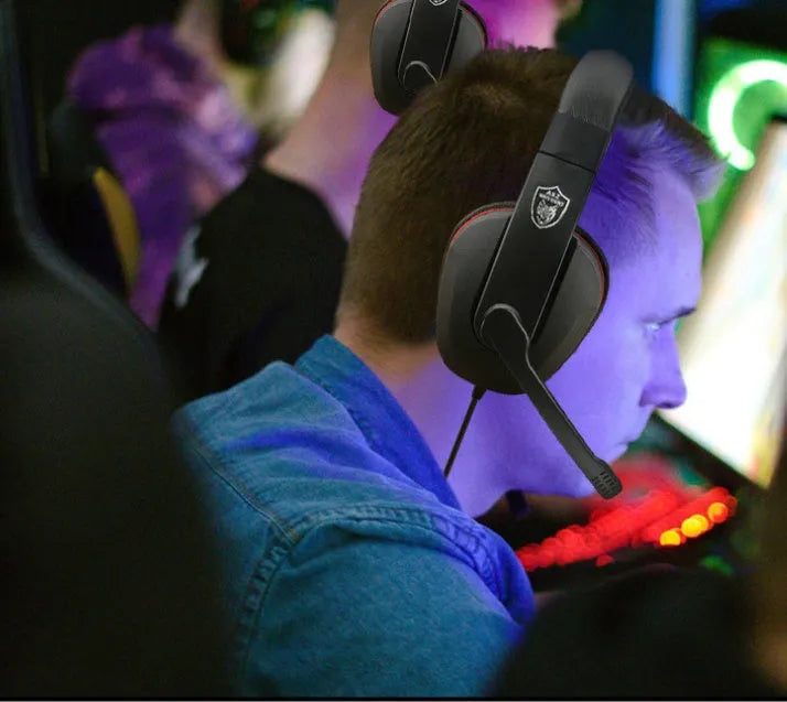 Black wired gaming computer headset with 40mm speakers and 6.3mm straight plug