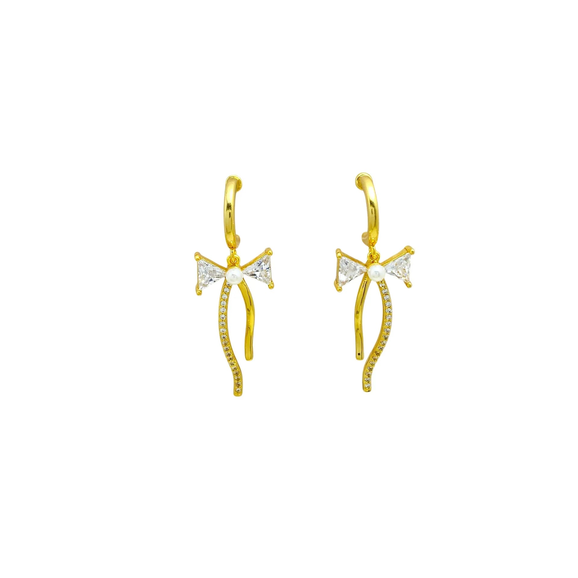 Asymmetric micro-set zirconia C-shaped light luxury earrings in copper, ear clip style on a woman
