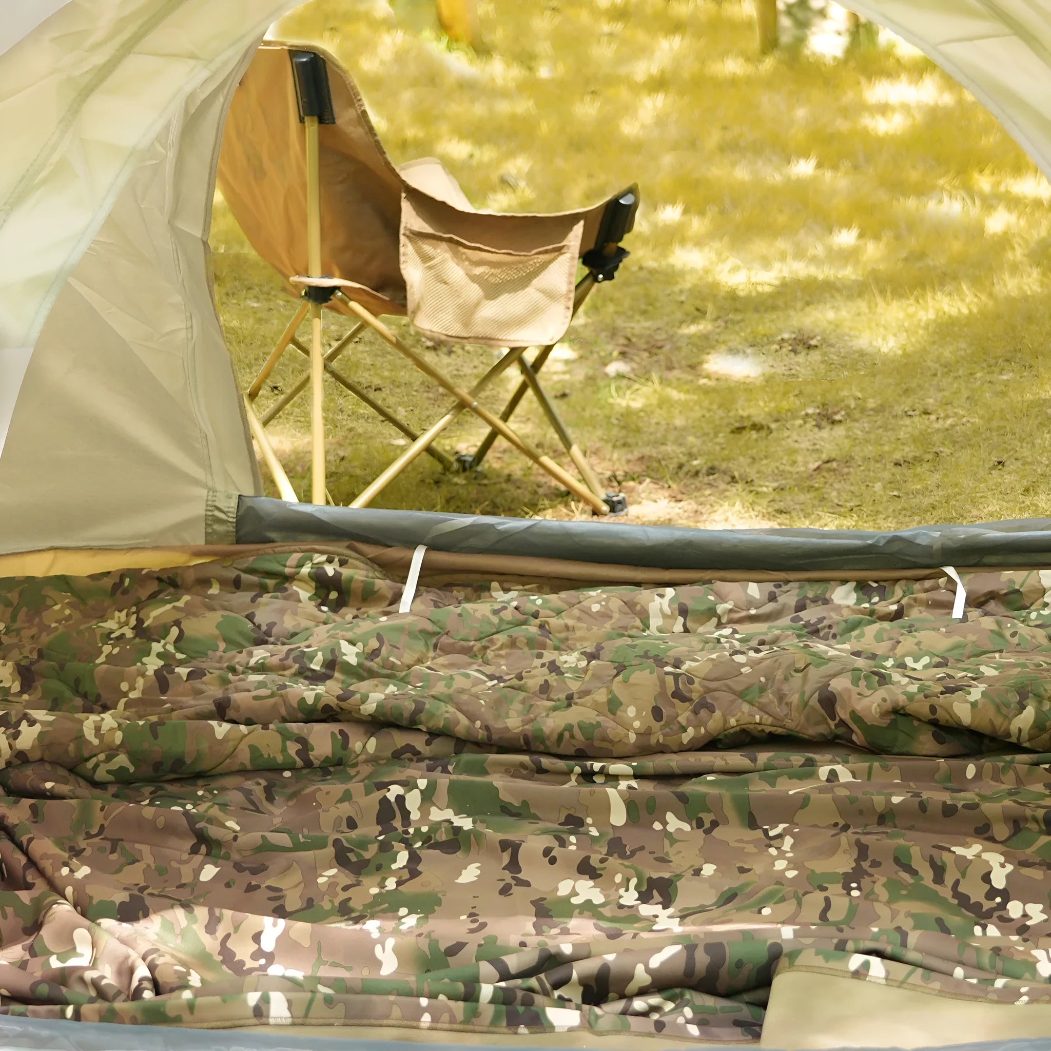 Multi-functional camouflage quilt for outdoor camping with envelope construction