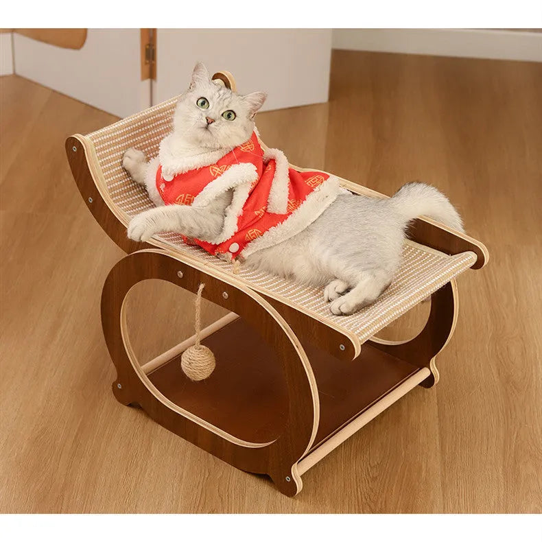Solid wood cat scratching bed with sisal mat and recliner in wood or walnut colour.
