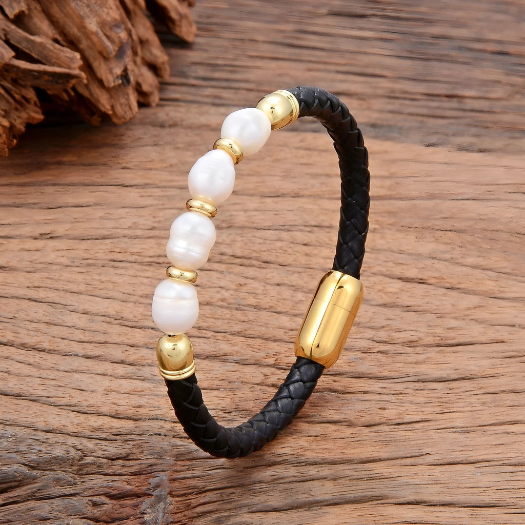 Handmade unisex bracelet with irregular pearls on a leather cord in Korean style.