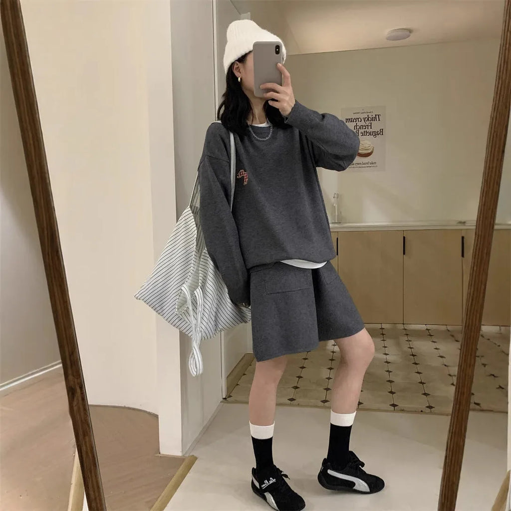 Women's knitted sweater and shorts set with animal embroidery pattern in casual style