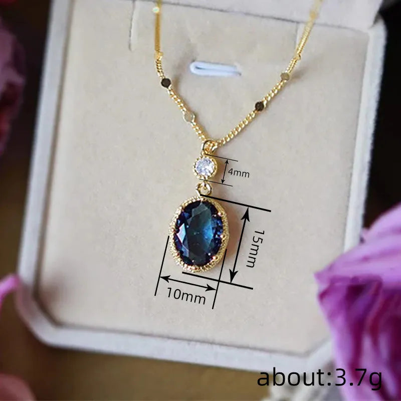 Gold geometric pendant necklace on a model, showcasing French retro design.
