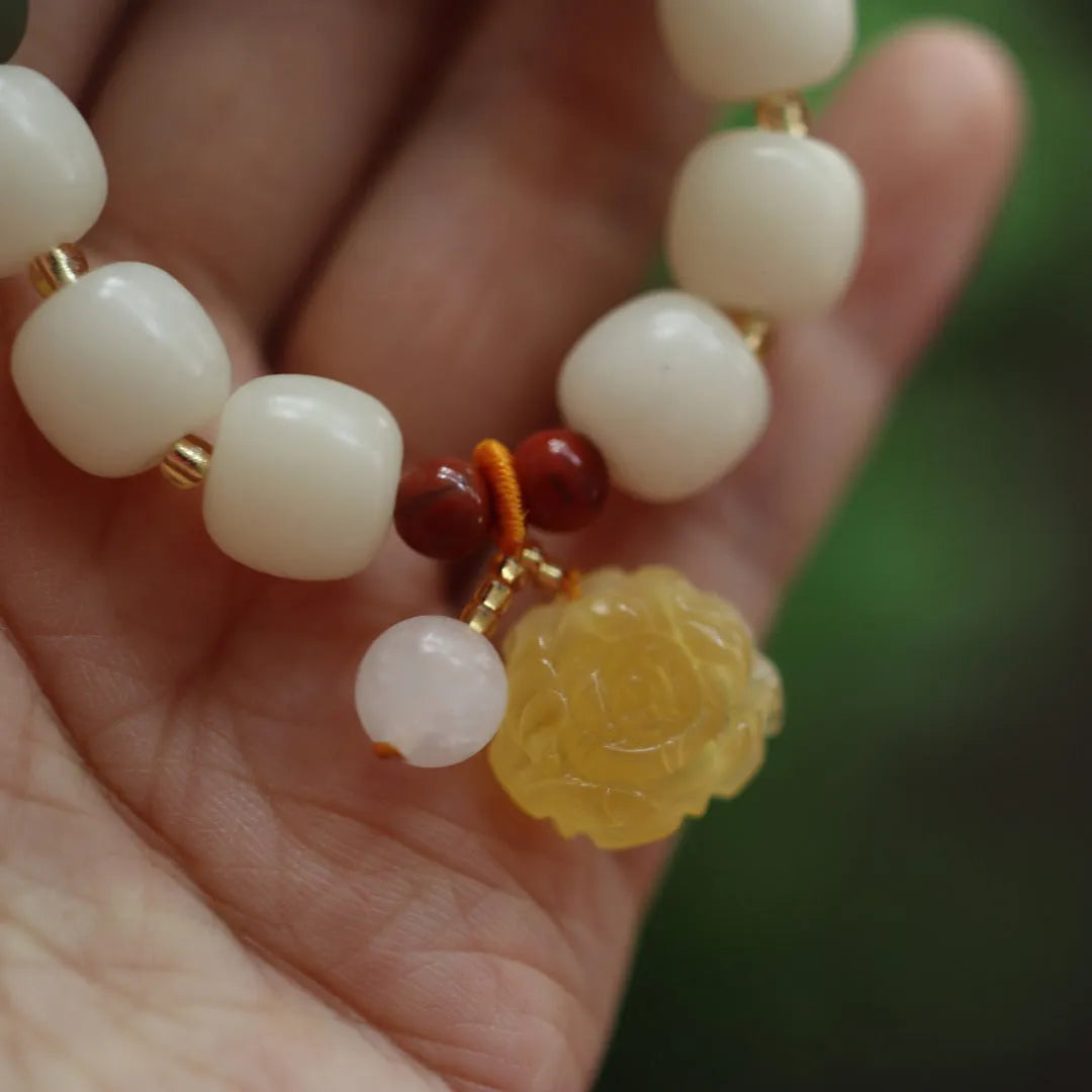 Women's gradient white jade Bodhi root bracelet with beeswax Lotus pendant, 10mm bead size