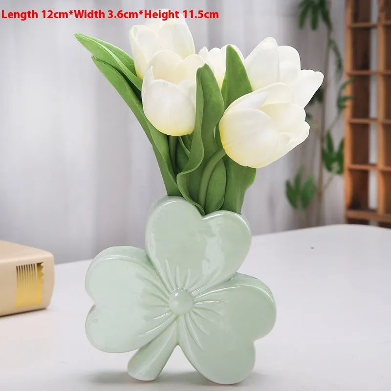 Clover design ceramic vase in European style for desktop decoration