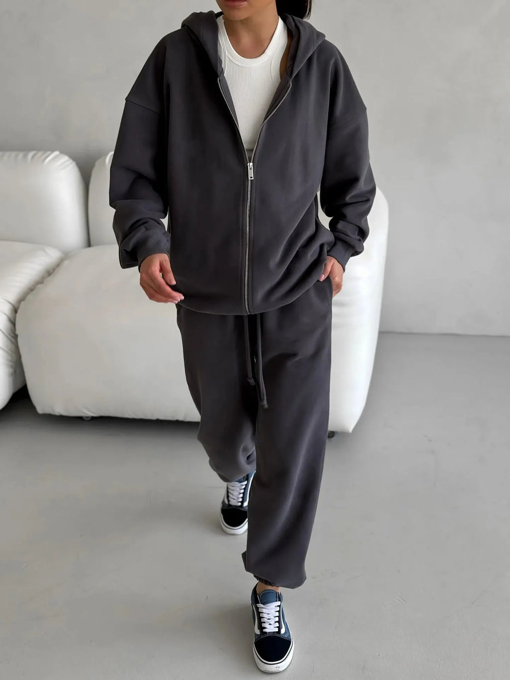 Street style two-piece set with long-sleeved coat and trousers in loose version