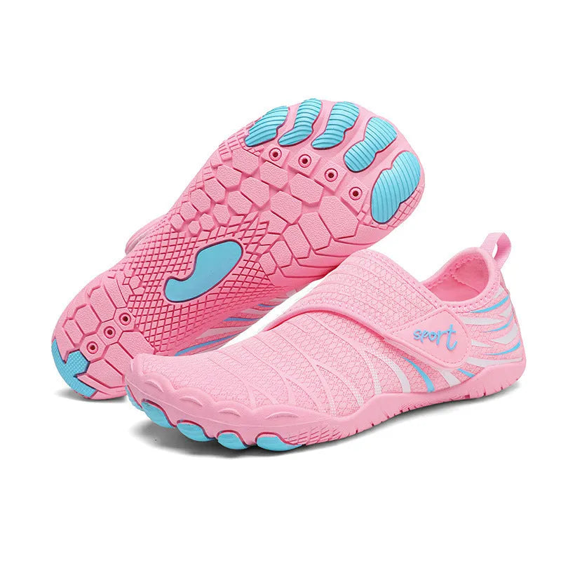 Unisex outdoor wading shoes with mesh upper, rubber sole, Velcro closure, low-top design
