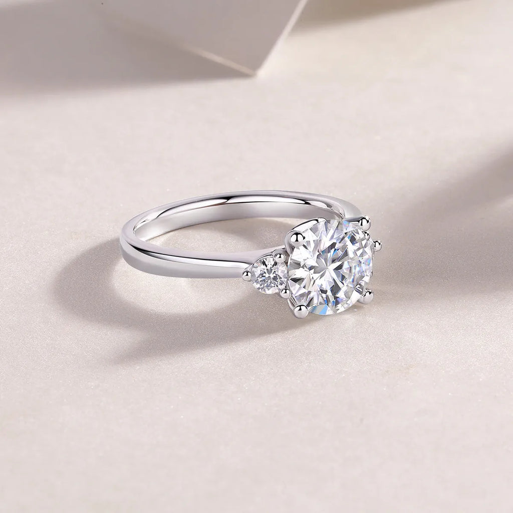 Starry Sky Romance wedding ring set with 2-carat moissanite on platinum-plated S925 silver band, gift box and GRA certificate