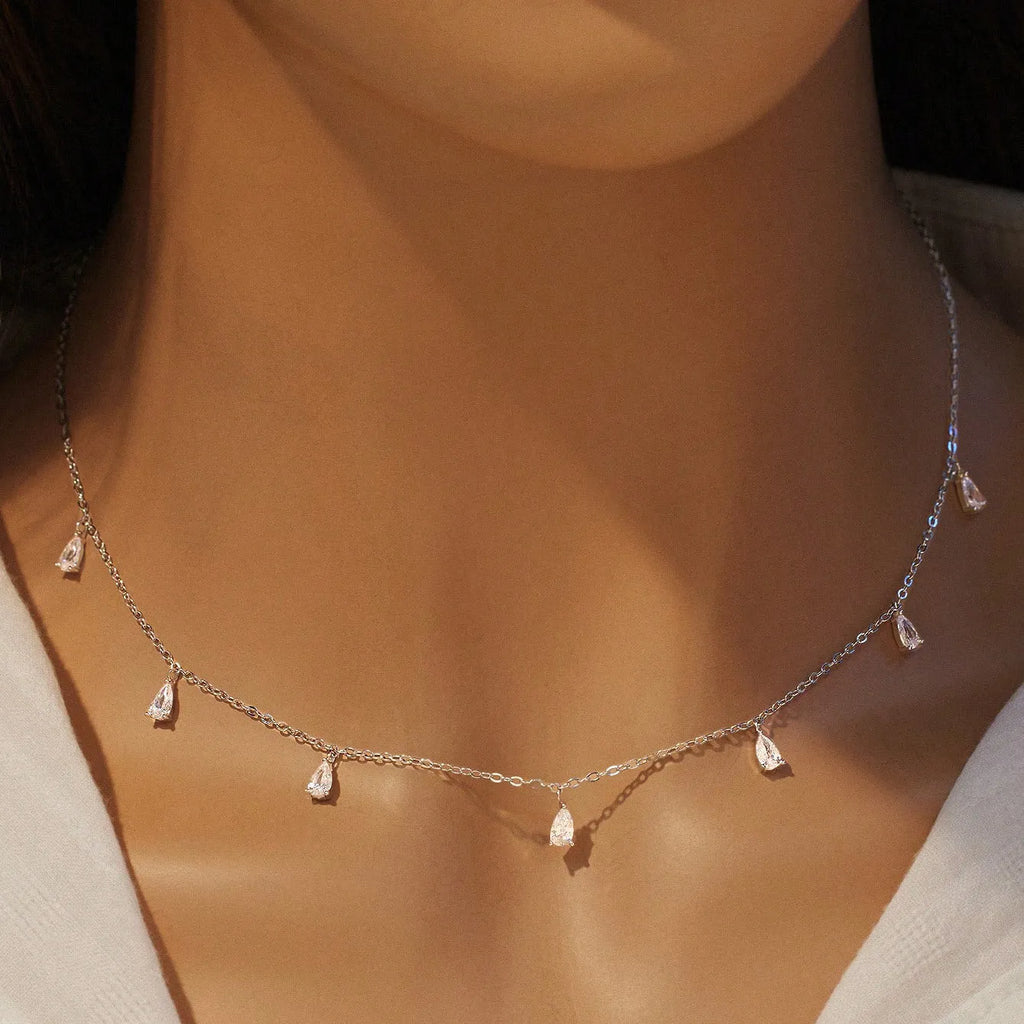Women's 925 silver necklace with a drop-shaped zircon pendant on an adjustable O-link chain.