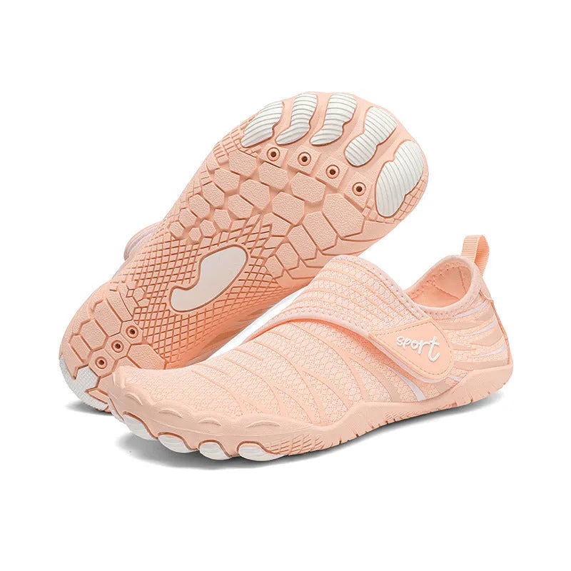 Unisex outdoor wading shoes with mesh upper, rubber sole, Velcro closure, low-top design