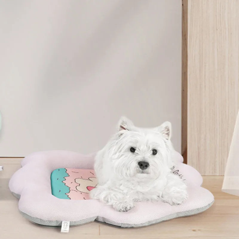 Green ice silk pet cooling mat for dogs and cats, shown with size label XL 85.75cm.