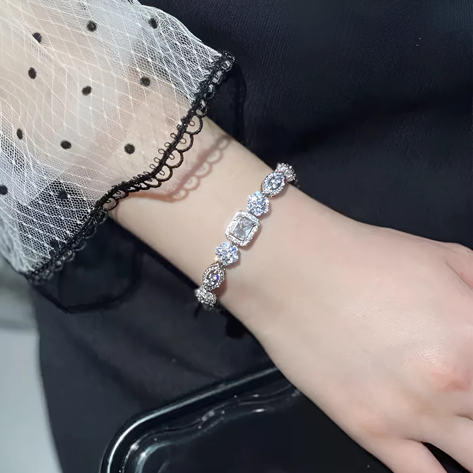 Women's geometric diamond bracelet with white gold plating and S925 sterling silver-plated copper