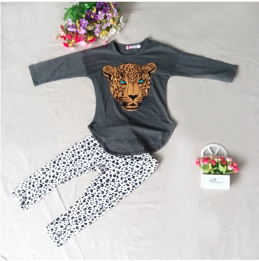 Children's two-piece casual summer pants suit set in black, short sleeves, for ages 3-8.