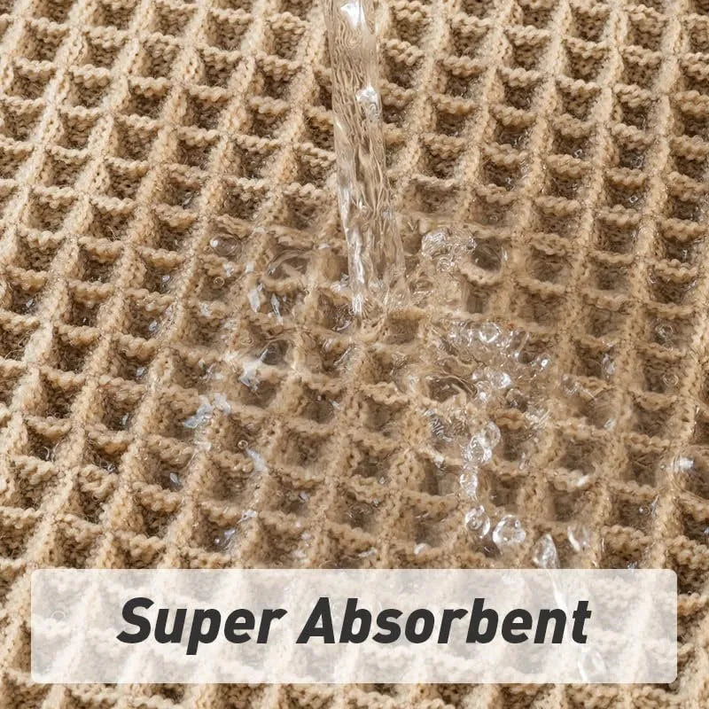 Absorbent non-slip bathroom carpet with checkered pattern in a neutral colour