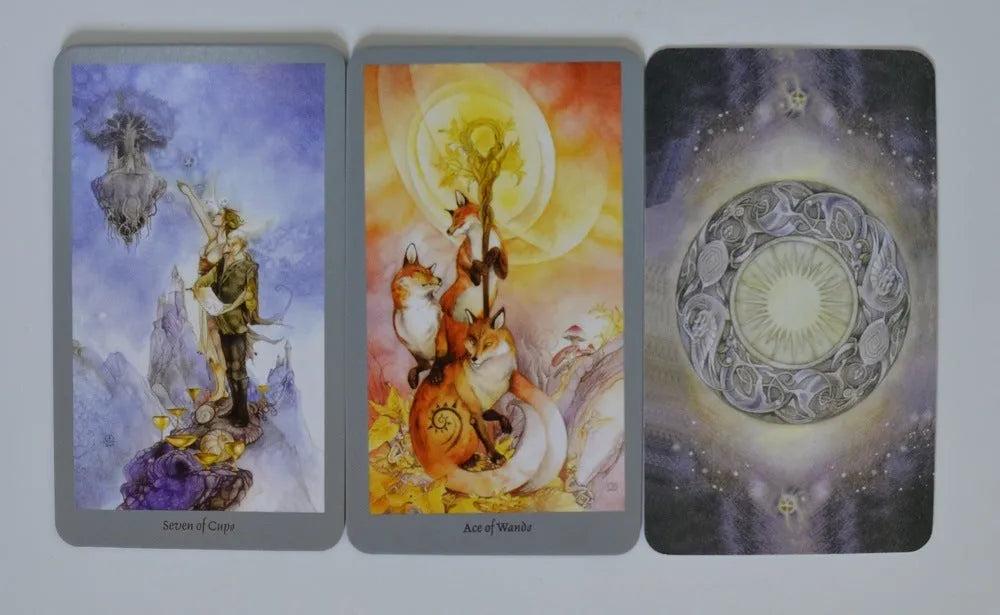 78-card tarot deck in English with black back and 49x49cm flannel tablecloth on wooden table
