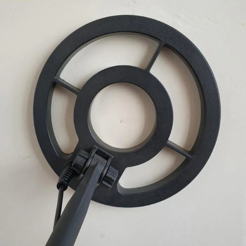 Black and yellow GC1028 professional metal detector with LCD screen and adjustable pole.