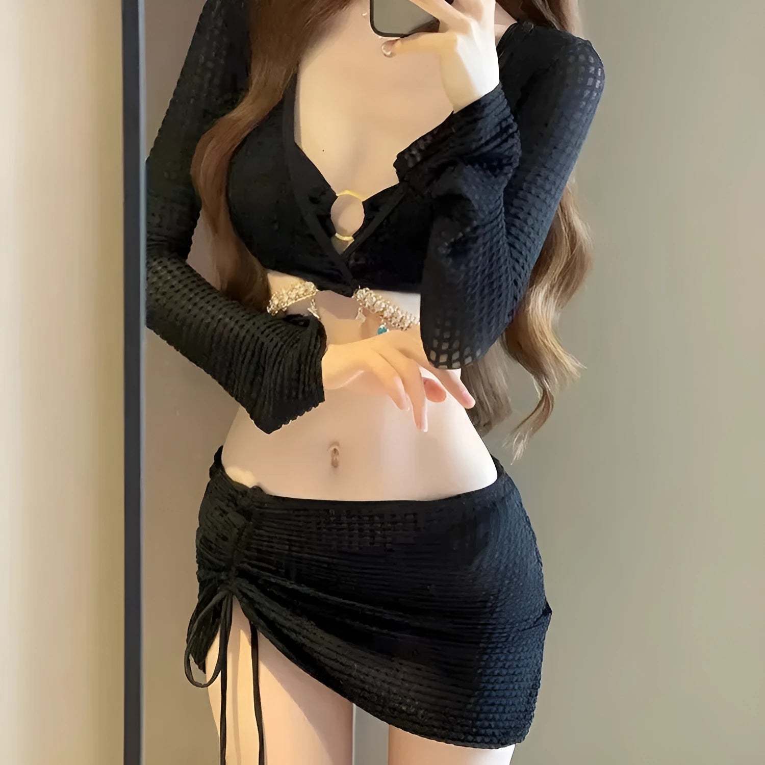 Women's black long sleeve bikini swimsuit for swimming and hot spring use