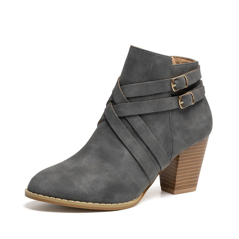 Women's plus size black ankle boots with a side zipper and a 7cm stout heel.