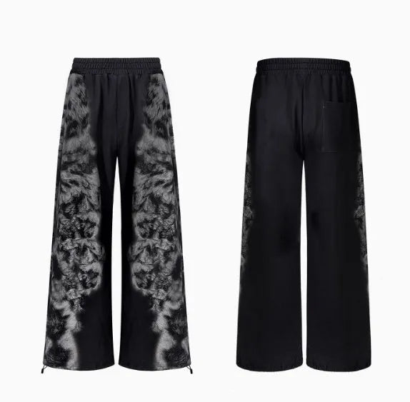 Street-trend loose fit clothing set showing printed hoodie, seven-inch shorts, and matching trousers.