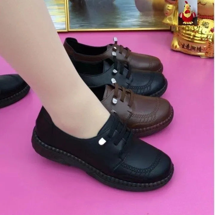 Soft leather women's low heel shoes in black, breathable PU upper, lace-up design