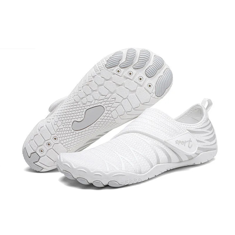 Unisex outdoor wading shoes with mesh upper, rubber sole, Velcro closure, low-top design