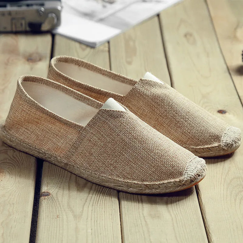Men's casual canvas shoes in round toe design available in multiple colours