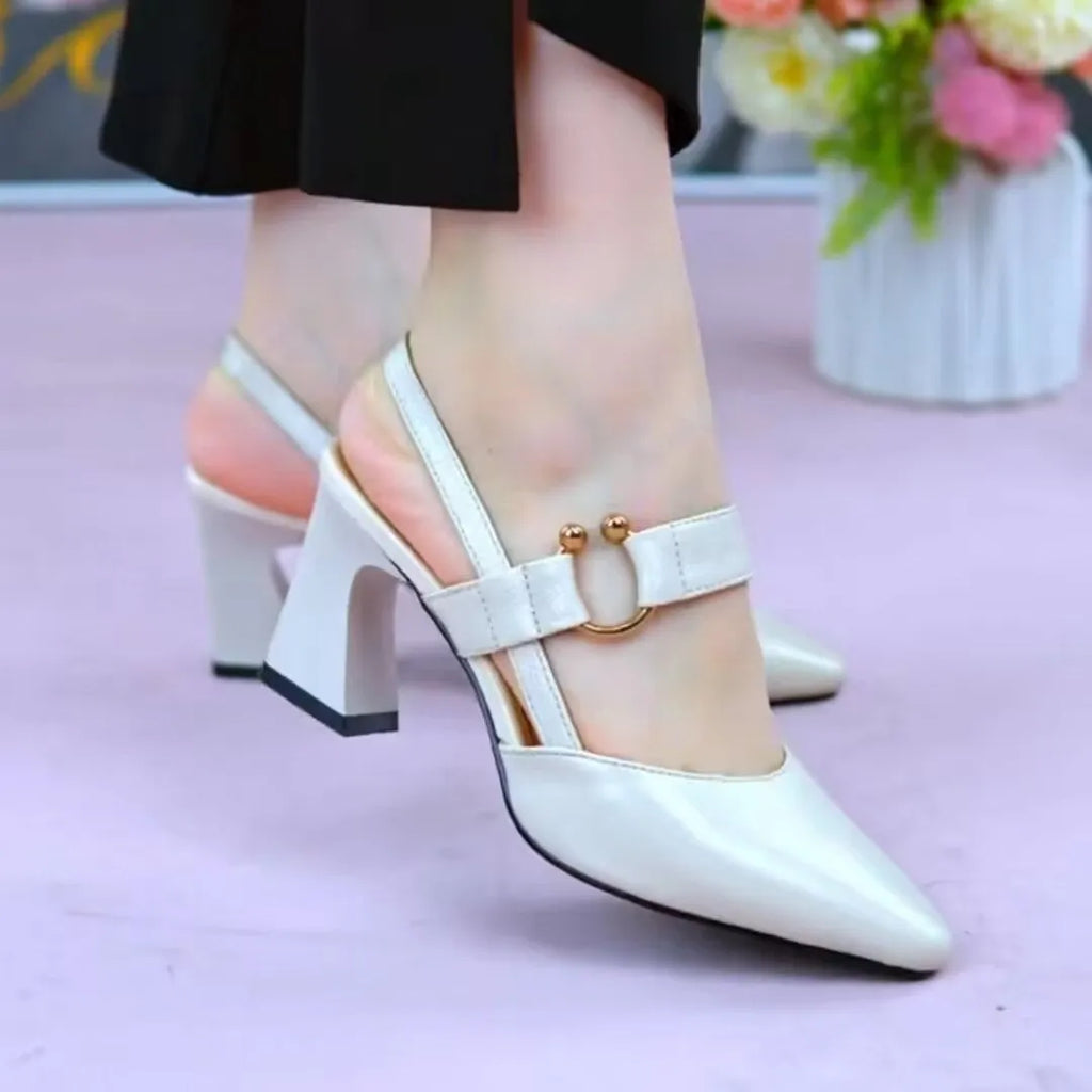 Women's closed toe leather sandals with chunky heel in apricot colour