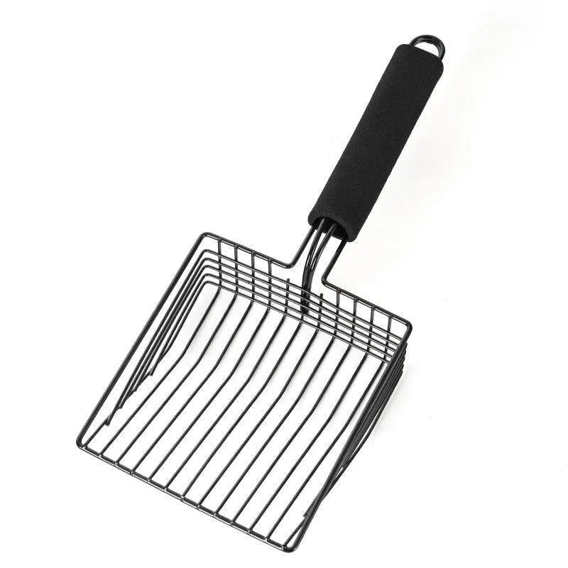 Black metal cat litter scoop with 0.8cm gap between tines