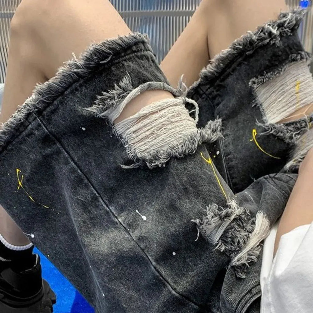 Men's casual water washed hole denim shorts in loose street style cut
