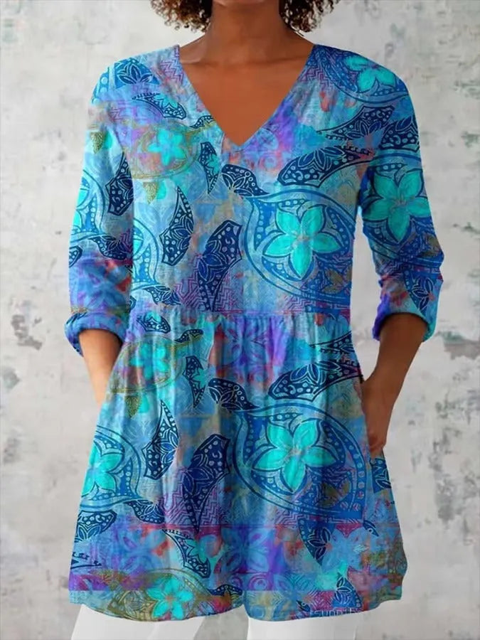 Women's slim fit long-sleeved top with a retro digital print design in a selected colour.