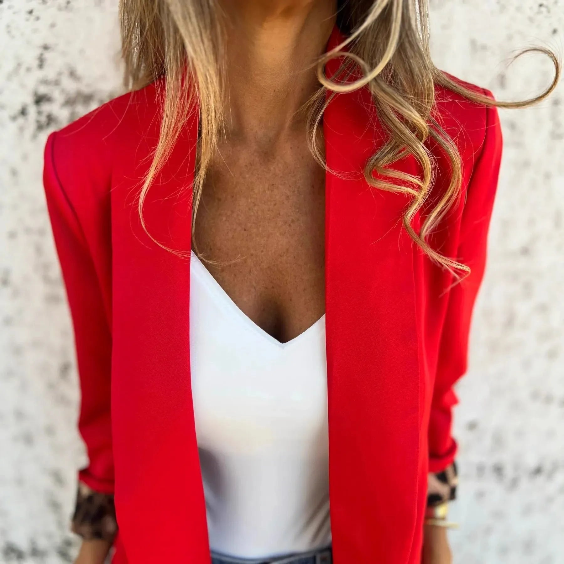 Women's slim-fit suit coat with cheetah print pattern in black or red colour