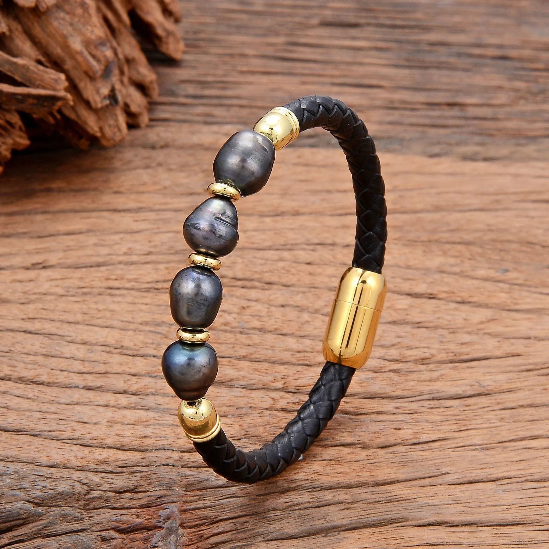 Handmade unisex bracelet with irregular pearls on a leather cord in Korean style.