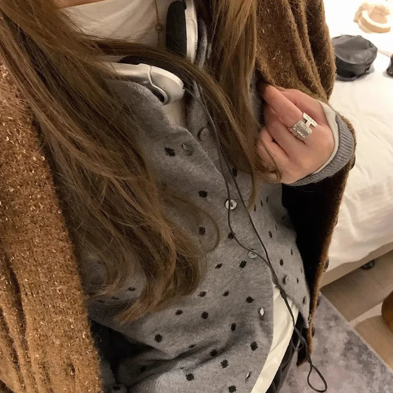 Women's Korean-style grey knitted cardigan with crocheted floral details and long sleeves for autumn wear