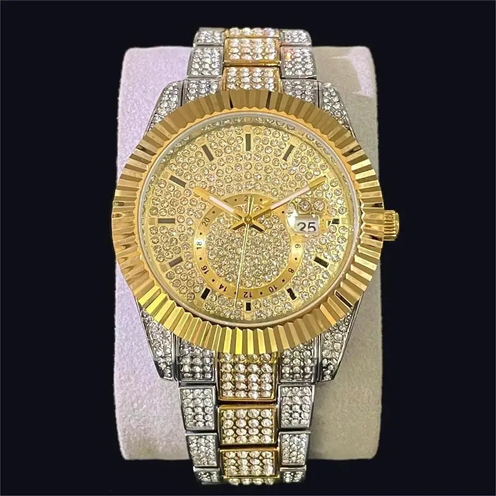 Silver full diamond night glow waterproof quartz men's watch with 42mm round dial and gold plated strap