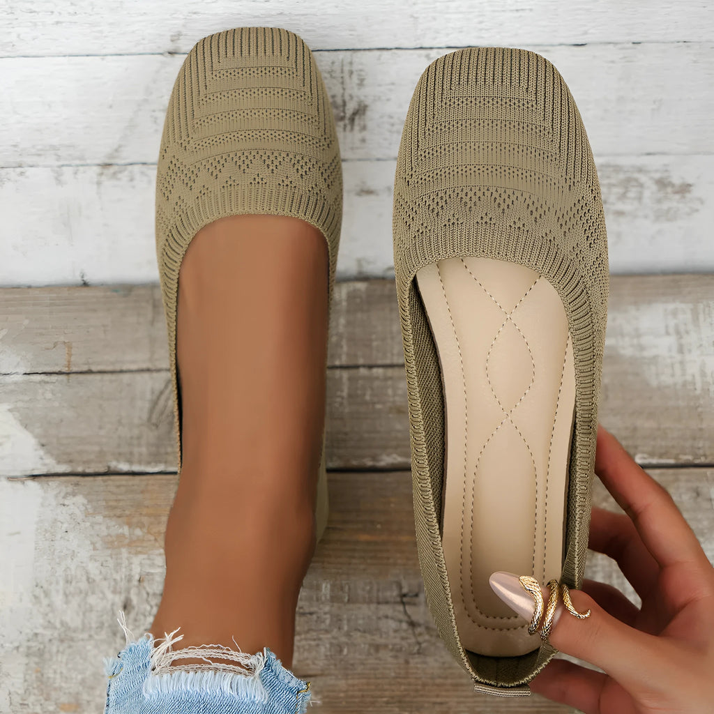 Women's knitted canvas slip-on shoes in black with flat heel and shallow mouth