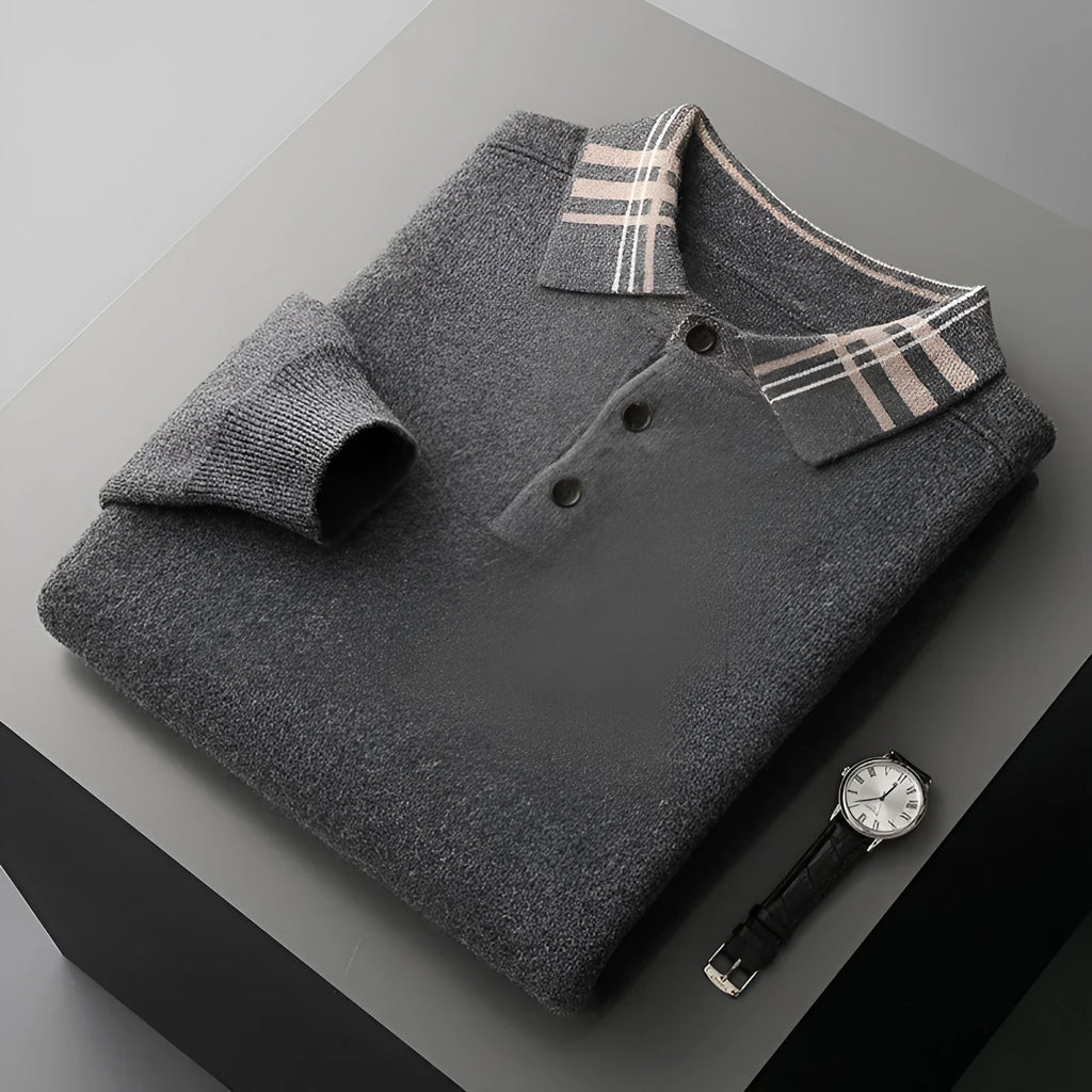Men's loose-fit cashmere knitted pullover in coffee, with lapel collar and long sleeves, front view.