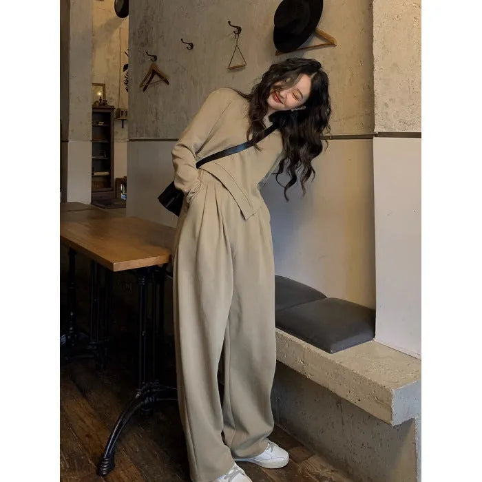 Women's khaki casual sports suit with loose trousers and long sleeve top in Japanese-Korean style