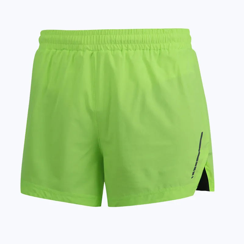 Men's grey quick-dry polyester running shorts on a size chart.